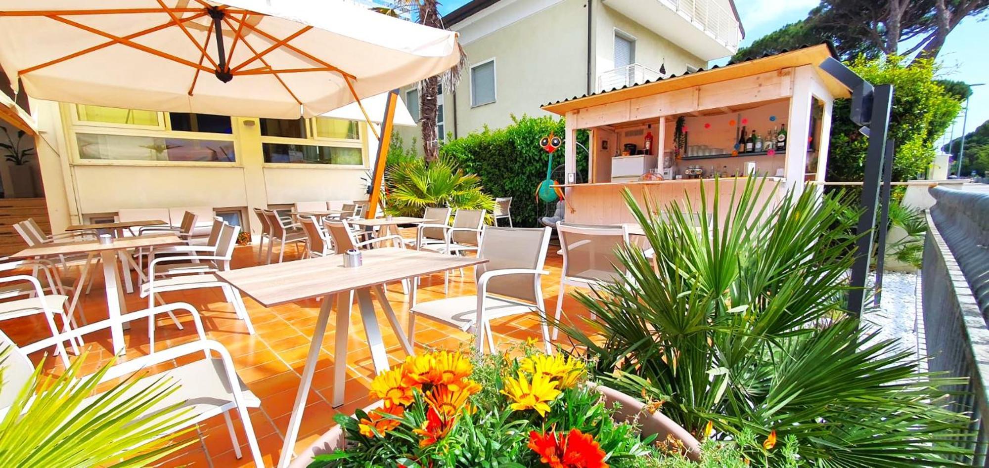 Manuela Hotel 3*